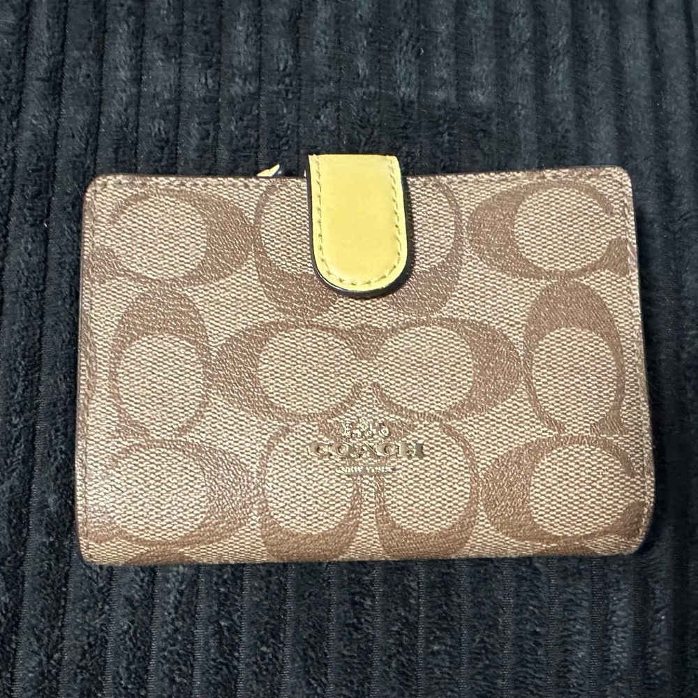 Coach Small Wallet